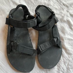 Men’s Tevas